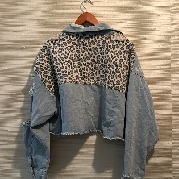 Vici Denim Leopard Crop Jacket size L - Picture 2 of 2